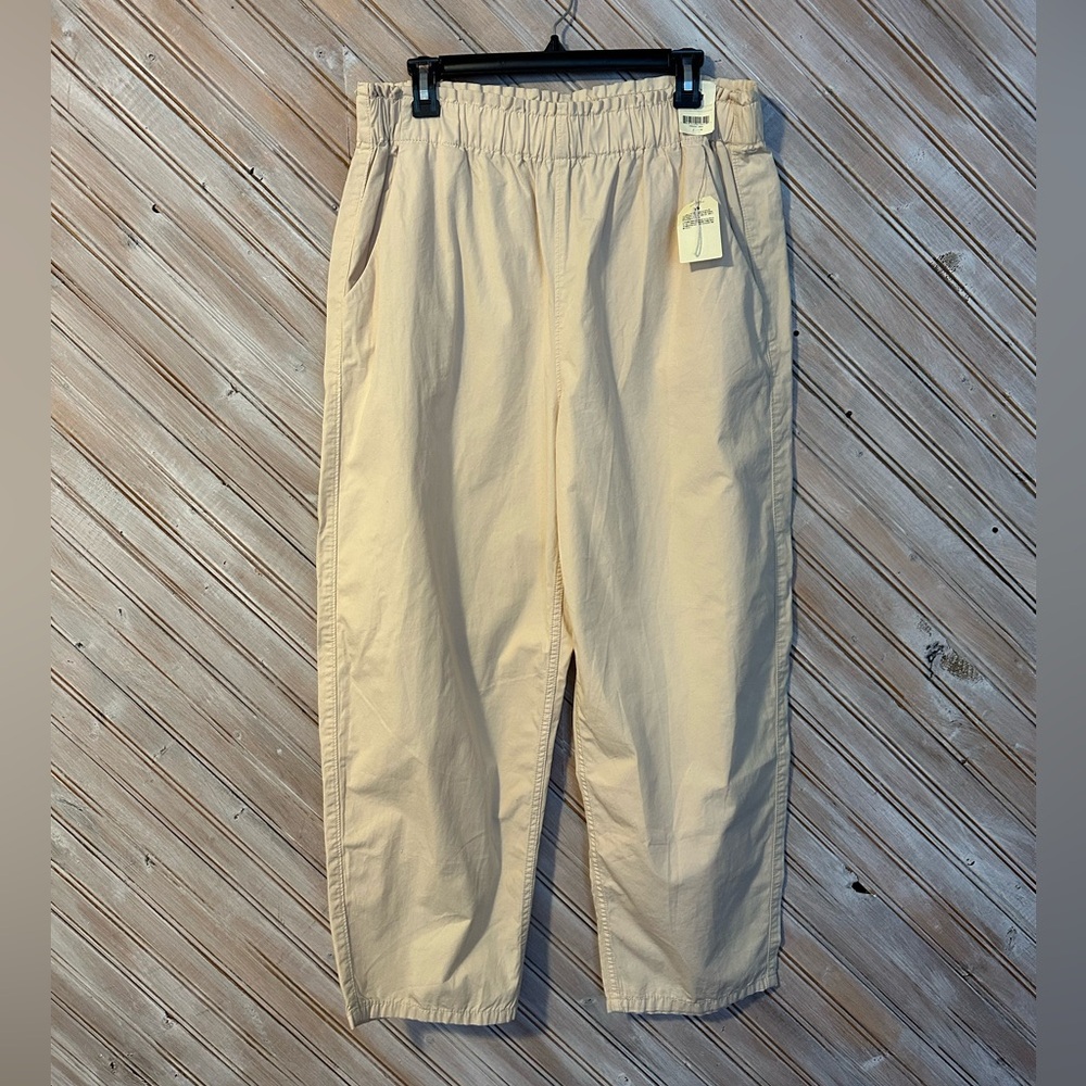Levi's Beige Elastic Waist Pants NWT Cream Tan Wide Leg Cinched Waist
